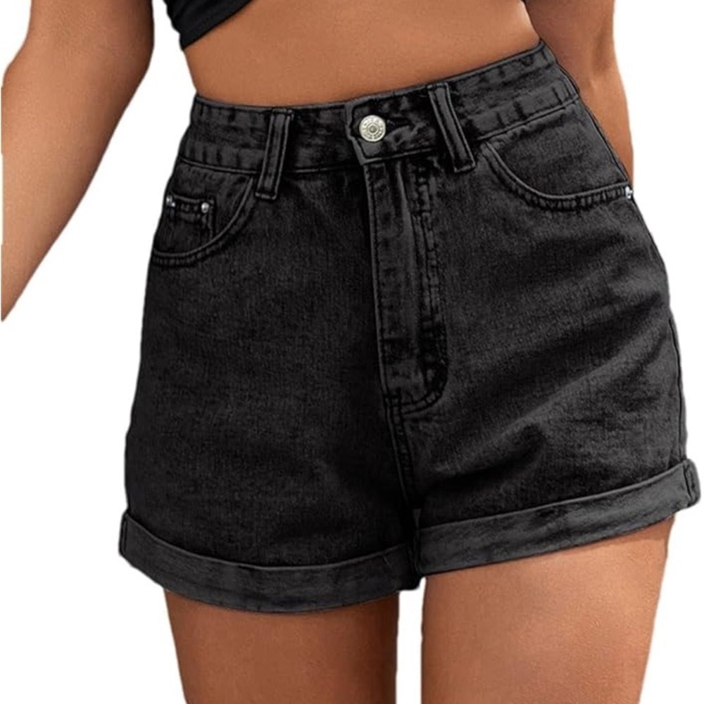 Divided by H&M Black cuffed shorts